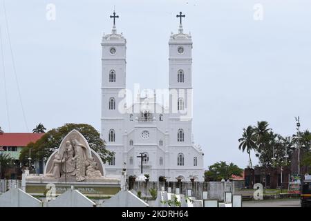 Santuario Nazionale Basilica di nostra Signora di Ransom, Vallarpadam, Kochi, Kerala. Foto Stock