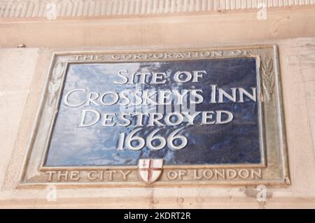 Targa commemorativa del Crosskeys Inn, distrutto nel Grande incendio di Londra (1666), City of London, London, UK Foto Stock