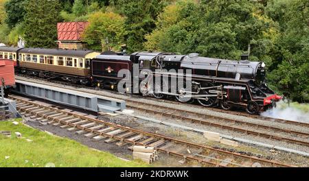BR conservato classe standard 5MT No 73156 alla stazione di Goathland, North Yorkshire Moors Railway. (Vedere la nota). Foto Stock