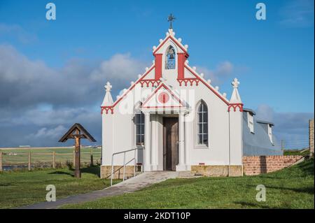 L'immagine è della Cappella Italiana vicino a Kirkwall nelle Orcadi. La Cappella fu costruita dai prigionieri di guerra italiani durante la seconda guerra mondiale. Foto Stock