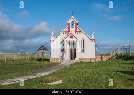 L'immagine è della Cappella Italiana vicino a Kirkwall nelle Orcadi. La Cappella fu costruita dai prigionieri di guerra italiani durante la seconda guerra mondiale. Foto Stock