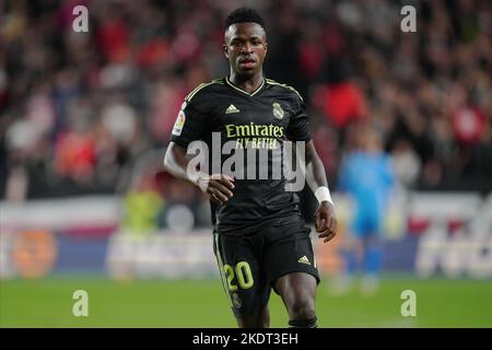 Vinicius Jr di Real Madridduring la Liga match tra Rayo Vallecano e Real Madrid disputata al Vallecas Stadium il 7 novembre 2022 a Madrid, Spagna. (Foto di Bagu Blanco / PRESSIN) Foto Stock