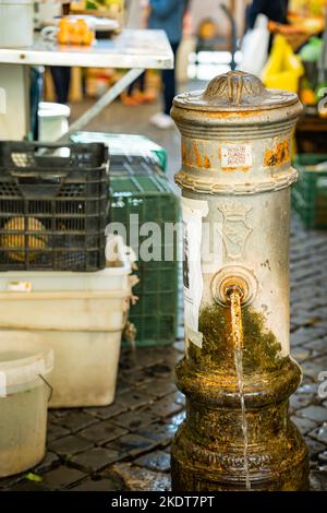 Il campo de’ Fiori è una delle piazze principali di Roma. Foto Stock