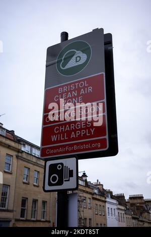 Bristol Clean Air Sign su un lampione su Park Street, Bristol Foto Stock