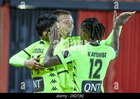 Daan Heymans di Charleroi festeggia dopo aver segnato il punteggio durante una partita finale della Croky Cup 1/16 tra RFC Seraing e Charleroi, a Seraing, martedì 08 novembre 2022. FOTO DI BELGA BRUNO FAHY Foto Stock