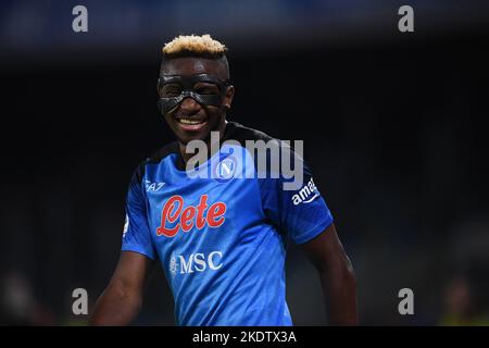 Napoli, Italia. 08th Nov 2022. Victor Osimhen di SSC Napoli in azione durante la Serie A match tra SSC Napoli e Empoli FC allo Stadio Diego Armando Maradona, Napoli, Italia il 8 novembre 2022. Credit: Nicola Ianuale/Alamy Live News Foto Stock