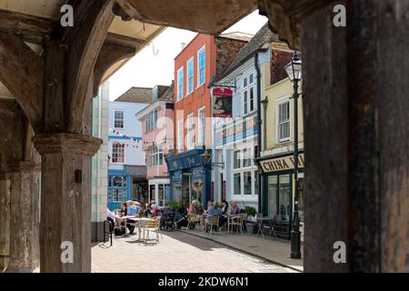 Faversham Market Place in estate, Faversham, Kent, Inghilterra, Regno Unito Foto Stock