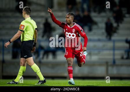 William Balikwisha di Standard festeggia dopo aver segnato la finale della Coppa Croky 1/16 tra Dender EH e Standard de Liege, a Denderleeuw, martedì 08 novembre 2022. FOTO DI BELGA JASPER JACOBS Foto Stock