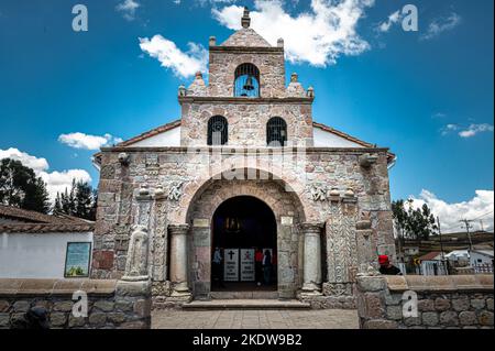 Chiesa di Balbanera, la prima chiesa costruita in Ecuador (1534). Virgen María Natividad de la Balbanera di Rioja. Foto Stock