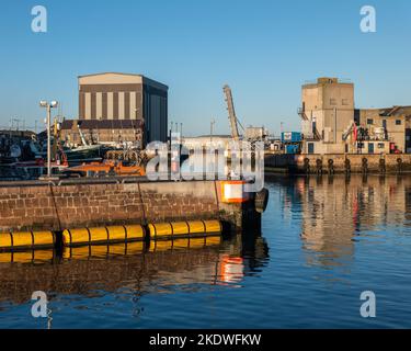 3 novembre 2022. Peterhead, Aberdeenshire, Scozia. Si tratta di un'area all'interno del Porto di Peterhead nel tardo pomeriggio. Foto Stock