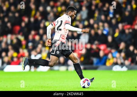 Watford, Regno Unito. 8th novembre 2022Mamadou Loum (22 Reading) va avanti durante la partita del Campionato Sky Bet tra Watford e Reading a Vicarage Road, Watford, martedì 8th novembre 2022. (Credit: Kevin Hodgson | MI News) Credit: MI News & Sport /Alamy Live News Foto Stock