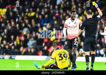 Watford, Regno Unito. 8th novembre 2022Mamadou Loum (22 Reading) rivive il cartellino giallo durante la partita del Campionato Sky Bet tra Watford e Reading a Vicarage Road, Watford, martedì 8th novembre 2022. (Credit: Kevin Hodgson | MI News) Credit: MI News & Sport /Alamy Live News Foto Stock