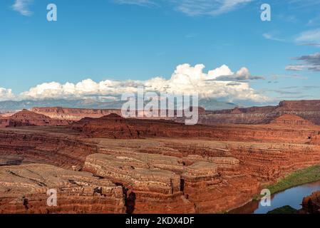 Vista panoramica HDR da 8 foto di Gooseneck Overlook a Moab Foto Stock