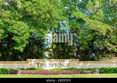 Weston, FL, USA - 8 novembre 2022: La comunità di alloggi di Springs Weston FL USA Foto Stock