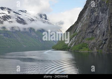 geirangerfjord norvegia splendido paesaggio Montagne Ocean green Foto Stock