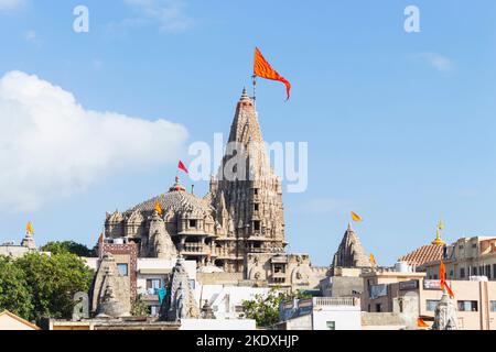 Vista del Tempio di Dwarkadhish, architettura attuale del Tempio è stato costruito da Chalukya nel 15-16th ° secolo, Dwarka, Gujarat, India. Foto Stock