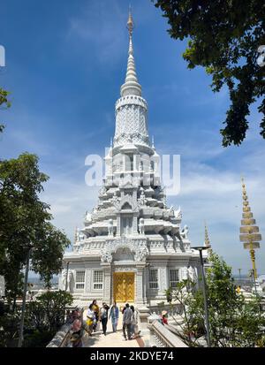 Tempio buddista Phnom Preah raggiungere Troap a Oudong Tempio nella provincia di Kandal vicino Phnom Penh, Cambogia. Foto Stock