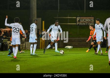 Sambou Soumano (22) di Eupen nella foto durante una partita di calcio tra KMSK Deinze e KAS Eupen durante la 1/16 finale nella Coppa Crocky nella stagione 2022-2023 , martedì 7 novembre 2022 a Deinze , Belgio . PHOTO STIJN AUDOOREN | SPORTPIX Foto Stock