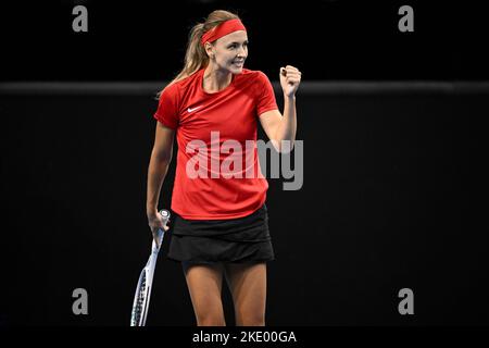 Glasgow, Scozia, 09/11/2022, Glasgow, Scozia, REGNO UNITO. 9th Novembre 2022. Il belga Maryna Zanevska festeggia nel corso di una partita di tennis contro lo slovacco Schmiedlova, la seconda partita del pareggio tra Belgio e Slovacchia nella fase di gruppo delle finali della Billie Jean King Cup a Glasgow, Scozia, mercoledì 09 novembre 2022. Il torneo si svolge dal 8 al 13 novembre 2022. BELGA PHOTO LAURIE DIEFFEMBACQ Credit: Belga News Agency/Alamy Live News Foto Stock