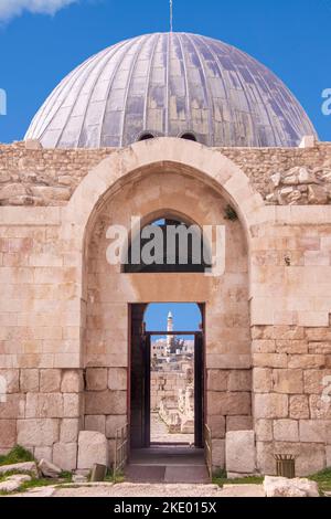 Ingresso al Palazzo Umayyyad Cittadella Amman Jordan Foto Stock