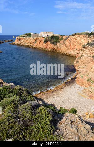 Fort de la Pointe de la Cride costa, Costa & Spiaggia Sanary o Sanary-sur-Mer Var Provence Côte d'Azur o Costa Azzurra Francia Foto Stock