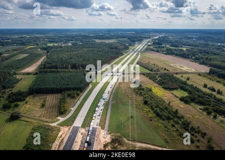 Cantiere di S7 strada principale in Polonia, parte della strada europea E77 nel villaggio di Ruda vicino a Tarczyn città, Masovia regione della Polonia Foto Stock