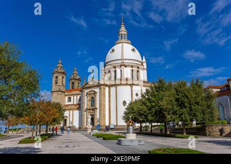 Braga, Portogallo - 1 novembre 2022: Santuario di nostra Signora di Sameiro è un santuario mariano situato a Braga, Portogallo. Foto Stock