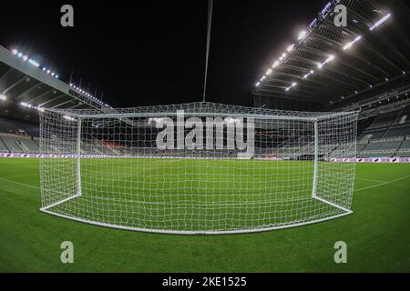 Newcastle, Regno Unito. 09th Nov 2022. Una visione generale di St. James's Park davanti alla partita del terzo round della Carabao Cup Newcastle United vs Crystal Palace a St. James's Park, Newcastle, Regno Unito, 9th novembre 2022 (Foto di Mark Cosgrove/News Images) a Newcastle, Regno Unito il 11/9/2022. (Foto di Mark Cosgrove/News Images/Sipa USA) Credit: Sipa USA/Alamy Live News Foto Stock