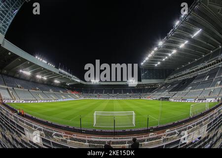 Newcastle, Regno Unito. 09th Nov 2022. Una visione generale di St. James's Park davanti alla partita del terzo round della Carabao Cup Newcastle United vs Crystal Palace a St. James's Park, Newcastle, Regno Unito, 9th novembre 2022 (Foto di Mark Cosgrove/News Images) a Newcastle, Regno Unito il 11/9/2022. (Foto di Mark Cosgrove/News Images/Sipa USA) Credit: Sipa USA/Alamy Live News Foto Stock