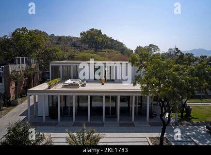 Vista drone. Lake House, Udaipur, India. Architetto: Matra Architects , 2020. Foto Stock