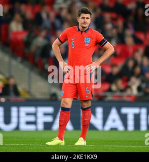 26 set 2022 - Inghilterra / Germania - UEFA Nations League - Lega A - Gruppo 3 - Stadio di Wembley Harry Maguire inglese si trova sconsolato dopo aver concessuto una penalità durante la partita della UEFA Nations League contro la Germania. Foto : Mark Pain / Alamy Live News Foto Stock