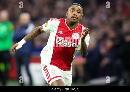 AMSTERDAM, PAESI BASSI - 9 NOVEMBRE: Steven Bergwijn di Ajax durante la partita olandese di Eredivie tra Ajax e Vitesse alla Johan Cruijff Arena il 9 novembre 2022 ad Amsterdam, Paesi Bassi (Foto di Peter Lous/Orange Pictures) Foto Stock