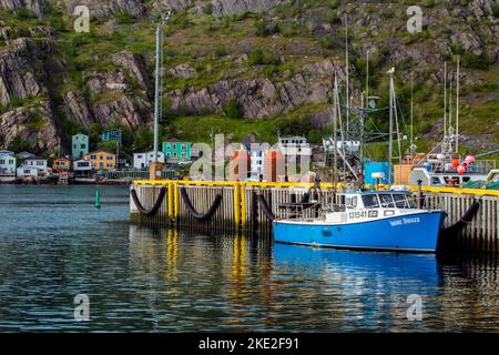 Barche ormeggiate nei pressi di Fort Amherst, St. Johns, Terranova e Labrador NL, Canada Foto Stock