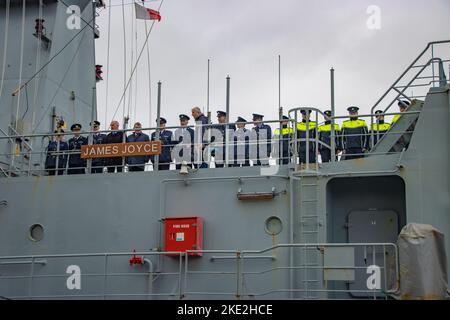 Cork Gardai Centenary Parade, per segnare l'arrivo del Gardai in città, 100 anni fa. La Parata si è svolta il 2022 novembre. Foto Stock