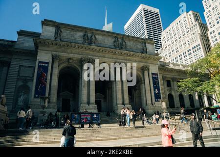New York Manhattan - ott, 2022 Public Library Fifth Avenue 5th Av Downtown US. Foto di alta qualità Foto Stock