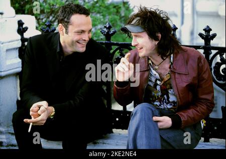 Vince Vaughn & Paul Kaye Film: Blackball (2003) personaggi: Rick Schwartz & Cliff Starkey regista: Mel Smith 18 maggio 2003 **AVVISO** questa fotografia è solo per uso editoriale ed è il copyright di ICON e/o del fotografo assegnato dalla Film o dalla Società di produzione e può essere riprodotta solo da pubblicazioni in concomitanza con la promozione del suddetto Film. È necessario un credito obbligatorio per L'ICONA. Il fotografo deve essere accreditato anche quando è noto. Nessun uso commerciale può essere concesso senza l'autorizzazione scritta della Film Company. Foto Stock