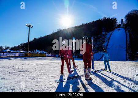 Il 100th° anniversario del trampolino da sci di Harris Hill a Brattleboro, Vermont, USA, 20 febbraio 2022. Foto Stock