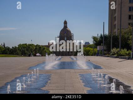 Alberta Legislature Building a Edmonton, Canada. Il luogo di incontro del Consiglio Esecutivo e dell'Assemblea legislativa. Estate giorno di sole. Foto Stock