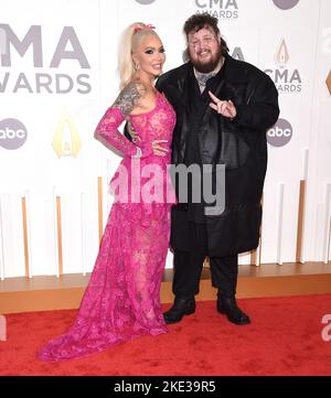 Jelly Roll e Bunnie DeFord arriveranno ai 56th Annual Country Music Association Awards che si terranno presso la Bridgestone Arena il 9 novembre 2022 a Nashville, Tennessee. © Arroyo-OConnor / AFF-USA.com Foto Stock