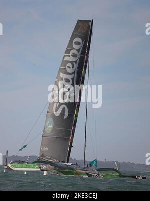 ULTIM 32/23 SODEBO ULTIM 3 Skipper Thomas Coville durante la Route du Rhum-destinazione Guadalupa 2022, corsa transatlantica solista, Saint-Malo - Guadalupa (6.562 chilometri) il 9 novembre 2022 a Saint-Malo, Francia - Foto Laurent Lairys / DPPI Foto Stock