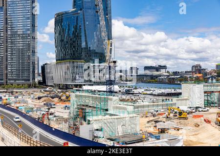 Barangaroo nel centro di Sydney e lavori di costruzione a Barangaroo, nel centro di Sydney, sviluppare e creare posti di lavoro, NSW, Australia Foto Stock