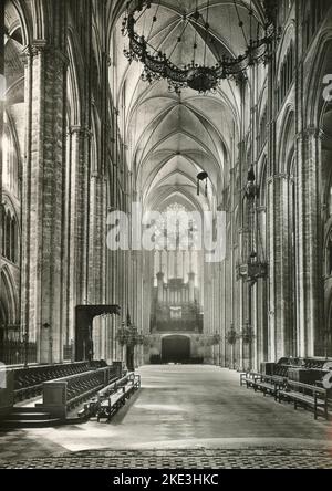 Vista interna della Cattedrale di Santo Stefano, Bourges, Francia 1960s Foto Stock