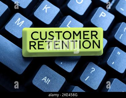 Scrittura con testo visualizzato conservazione cliente. Parola per le attività che le aziende prendono per ridurre le defezioni dell'utente Foto Stock
