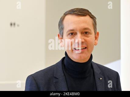 Karlsruhe, Germania. 10th Nov 2022. Christoph Werner, CEO della catena dm, preso prima dell'inizio della conferenza stampa annuale del gruppo di farmacia. Credit: Uli Deck/dpa/Alamy Live News Foto Stock