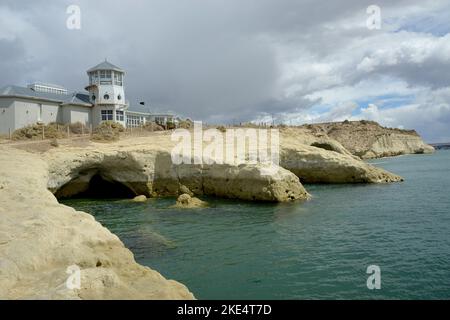 L'Ecocentro appena a sud di Puerto Madryn, Argentina, permette ai visitatori di interagire con il mare e le sue creature Foto Stock