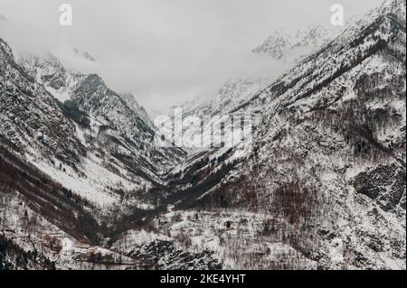 Alpi Marittime innevate, Cuneo, Piemonte, Italia Foto Stock
