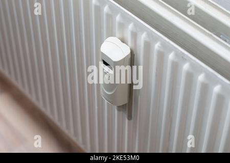 Misuratore di calore radiatore - sensore di temperatura - prezzo del calore Foto Stock