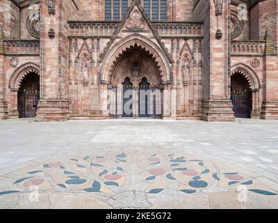 Ingresso sul fronte ovest, la cattedrale, Hereford, Herefordshire, Inghilterra Foto Stock