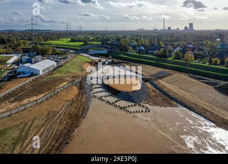 Dinslaken, Voerde, Renania settentrionale-Vestfalia, Germania - inaugurazione del nuovo estuario di Emscher nel Reno. La foce dell'Emscher nel Reno h Foto Stock