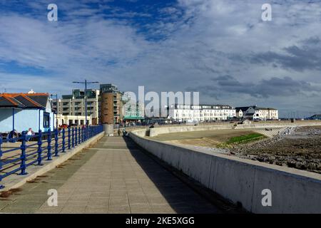 Lungomare spiaggia o asfalto Beach, Porthcawl, Wales, Regno Unito. Foto Stock